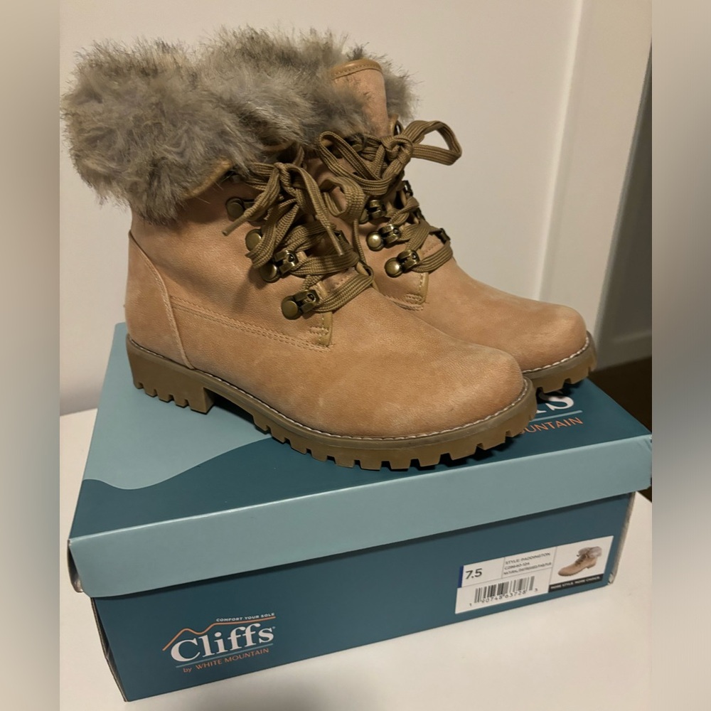 Women's Cliffs by White Mountain Paddington Bootie Natural Textile